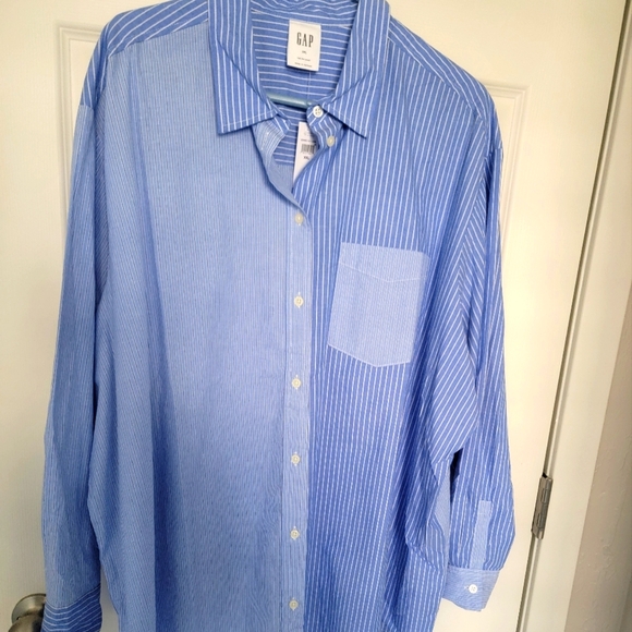 GAP Tops - NWT GAP womens oversized blue big shirt.